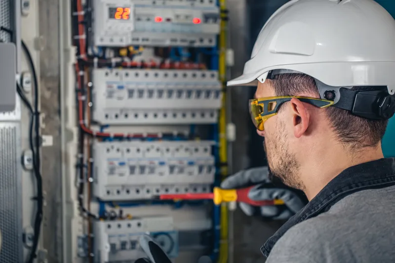 Redes eléctricas y datos
